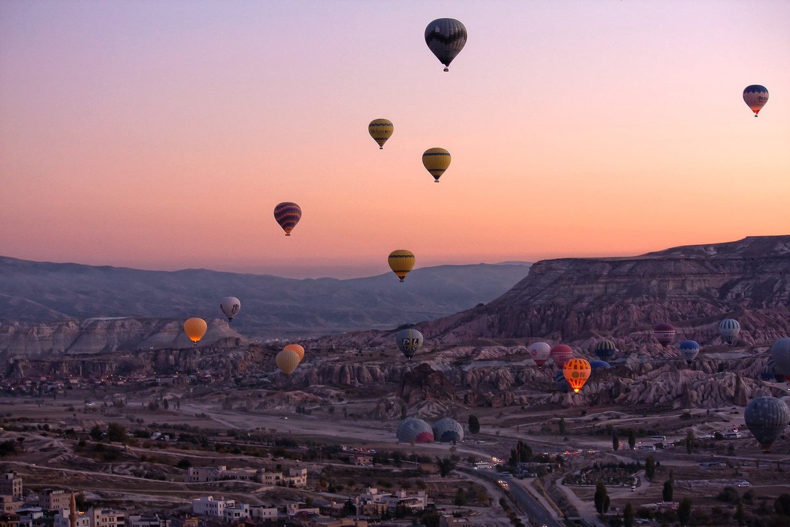 hot-air-balloons-6757939_1920